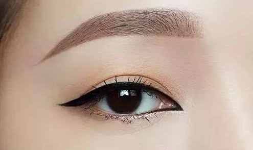 徐榮陽的鼻子效果如何？醫(yī)生實力深度評估，走進硅膠隆鼻案例分析