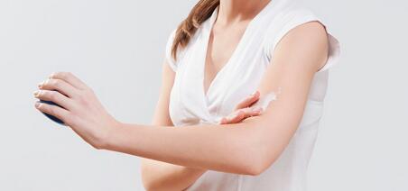 哪位醫(yī)生在成都進行胸部整形效果好？劉中國、李烈、白振華等醫(yī)師評比結(jié)果，快速收藏供參考！