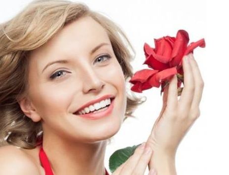 網(wǎng)紅鼻祖?zhèn)冇瓉?lái)的全新唇妝秘訣，竟然這么少人知道？