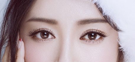 隱藏眼袋，輕松告別疲憊！