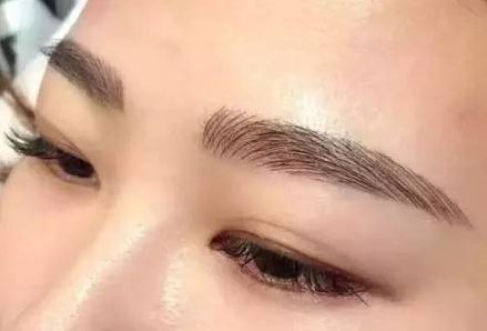 華美紫馨醫(yī)生團隊：創(chuàng)新技術解析，塑造專業(yè)形象