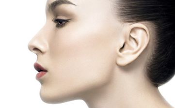 長(zhǎng)沙市出現(xiàn)多家著名整形醫(yī)院的抽脂排名，排名靠前的包括雅美、華韓華美、亞韓等