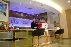 成都恩喜醫(yī)學(xué)整形美容醫(yī)院做假體隆鼻多少錢？假體隆鼻術(shù)后需要注意什么？