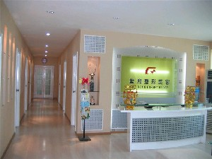 潛江藍(lán)鳥醫(yī)療美容診所祛眼袋有哪些風(fēng)險(xiǎn)？祛眼袋術(shù)后如何護(hù)理？