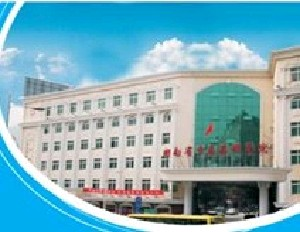 無錫揚名醫(yī)院假體隆鼻對身體有害嗎？是否適宜所有人？