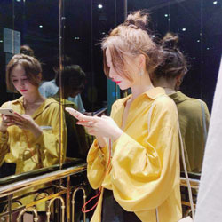 萬(wàn)悅?cè)?/></div>
                            <div>萬(wàn)悅?cè)?/div>
                            <div style=